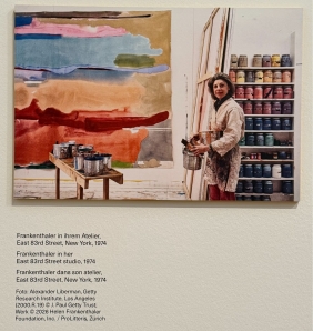 Helen Frankenthaler in ihrem Atelier, New York, 1974 - Quelle: Kunstmuseum Basel